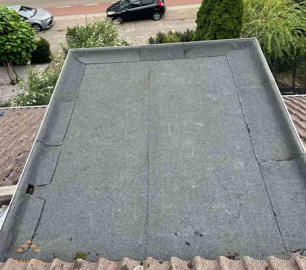 Dakbedekking schuur met bitumen in Emmen